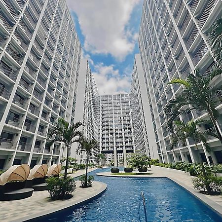 Mall Of Asia Condo With Balcony Facing Pool @ Shore2 Manila Exterior photo