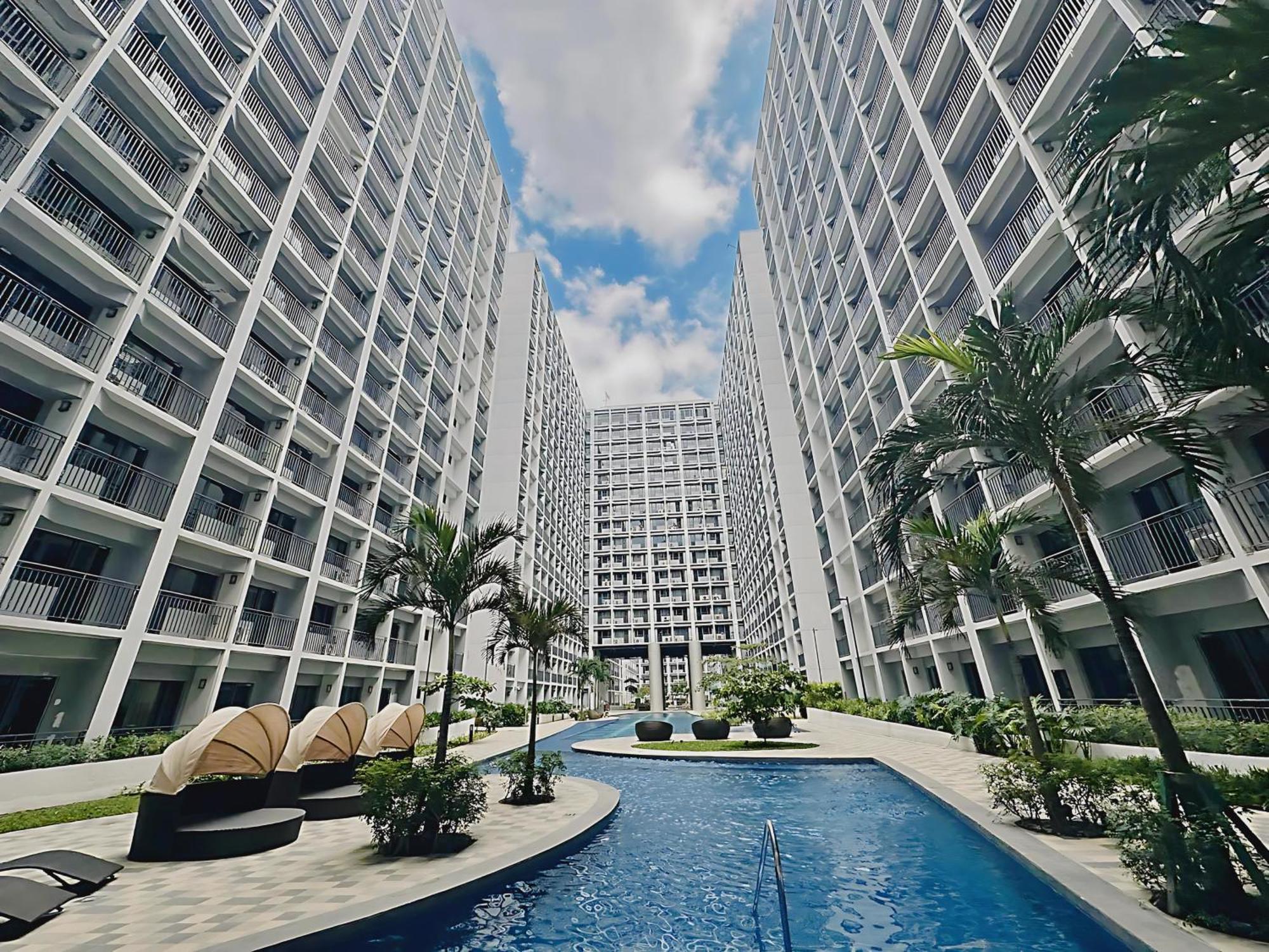 Mall Of Asia Condo With Balcony Facing Pool @ Shore2 Manila Exterior photo