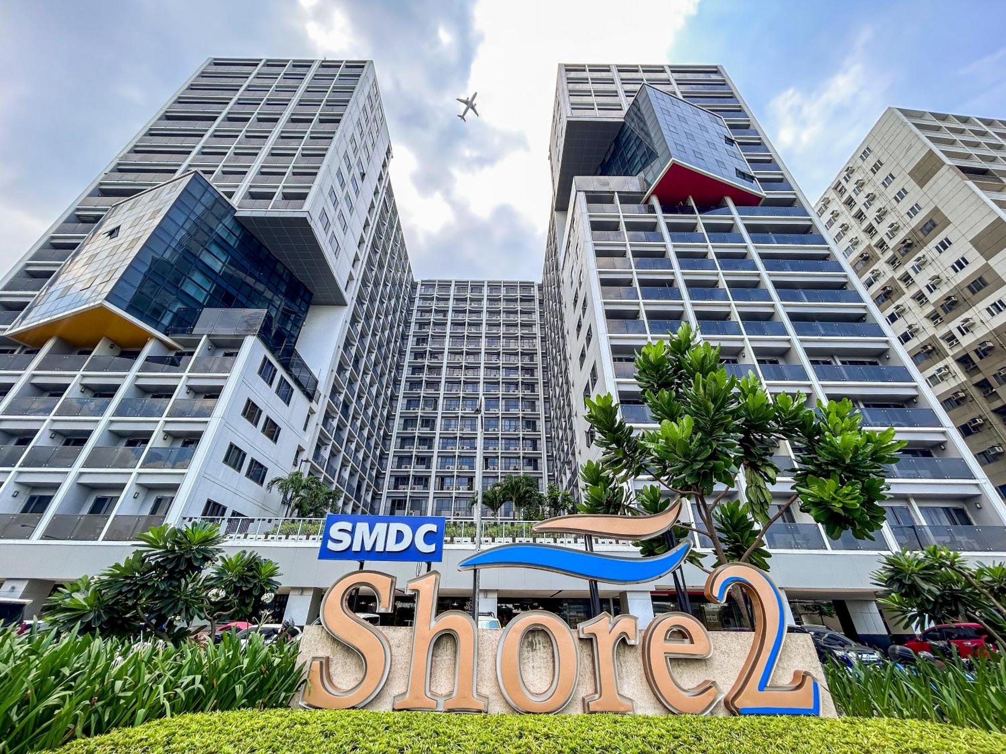 Mall Of Asia Condo With Balcony Facing Pool @ Shore2 Manila Exterior photo